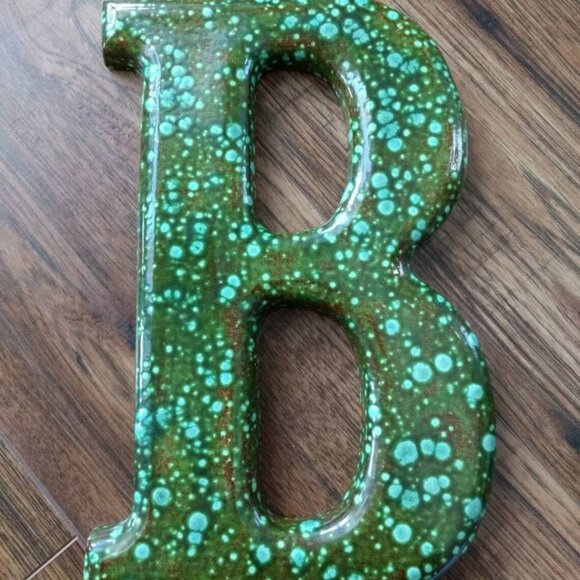 Vintage Ceramic Initial B Retro 70s Pottery Wall Decor Green Mottled Glaze - Picture 2 of 10